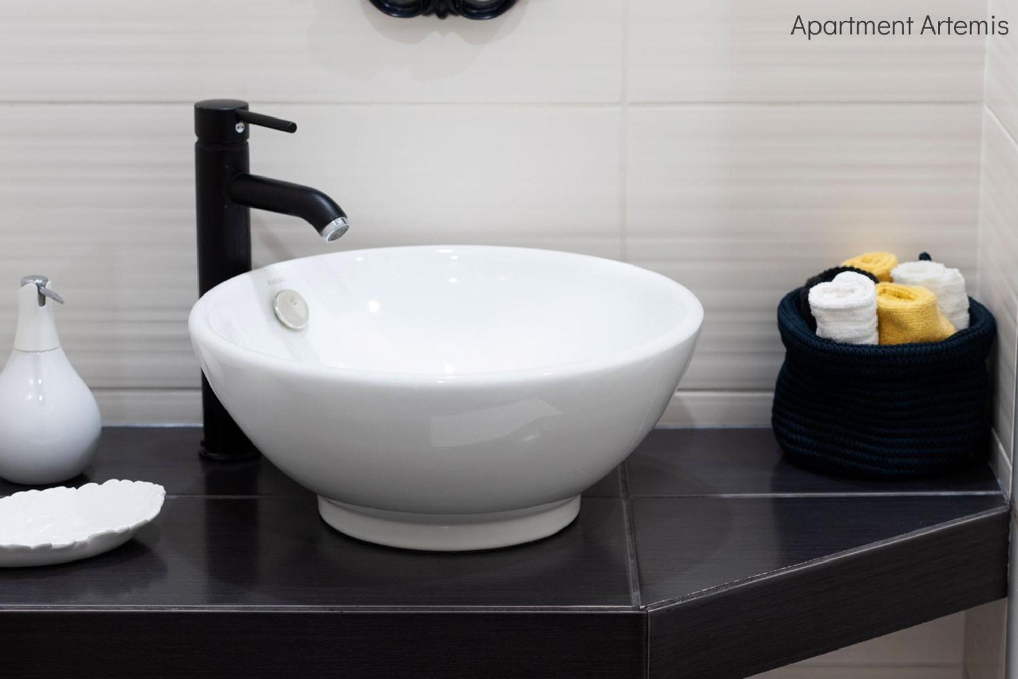 Apollo & Artemis By Heloni Apartments เอเธนส์ ภายนอก รูปภาพ